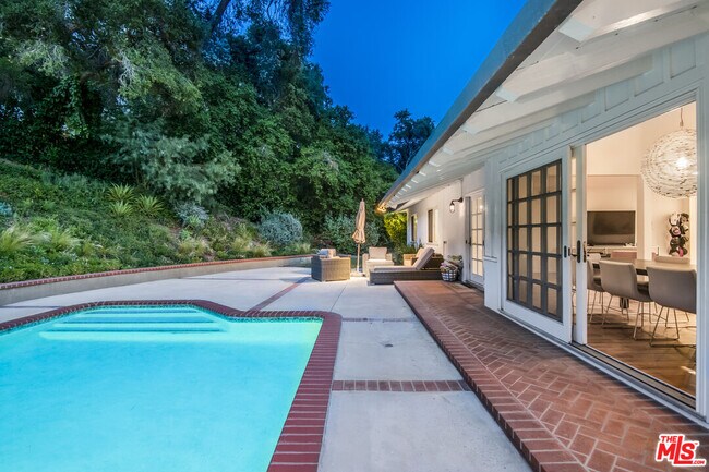 Foto del edificio - 16849 Adlon Rd