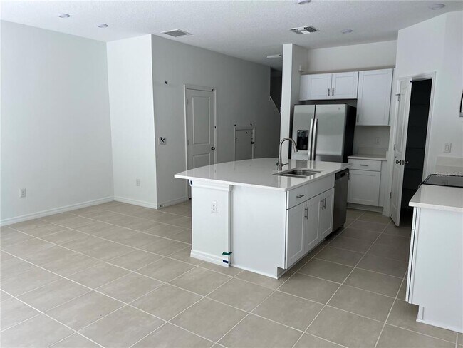 Foto del edificio - 6413 Fairmont Ln