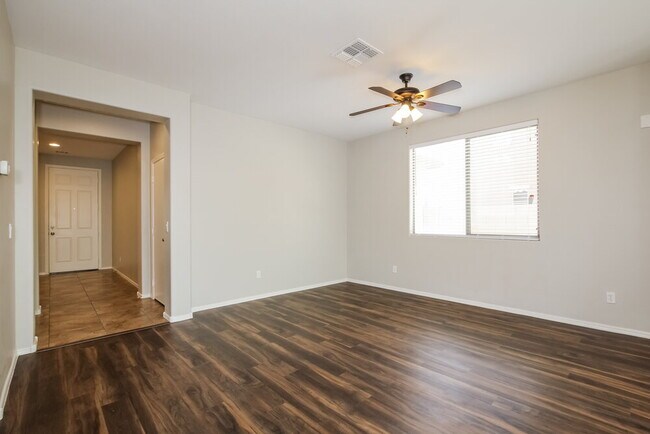 Building Photo - 15423 W Poinsettia Dr