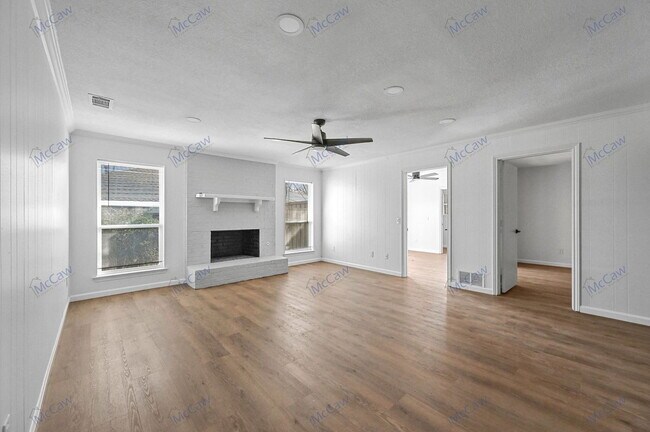 Foto del edificio - 2832 Townbluff Dr