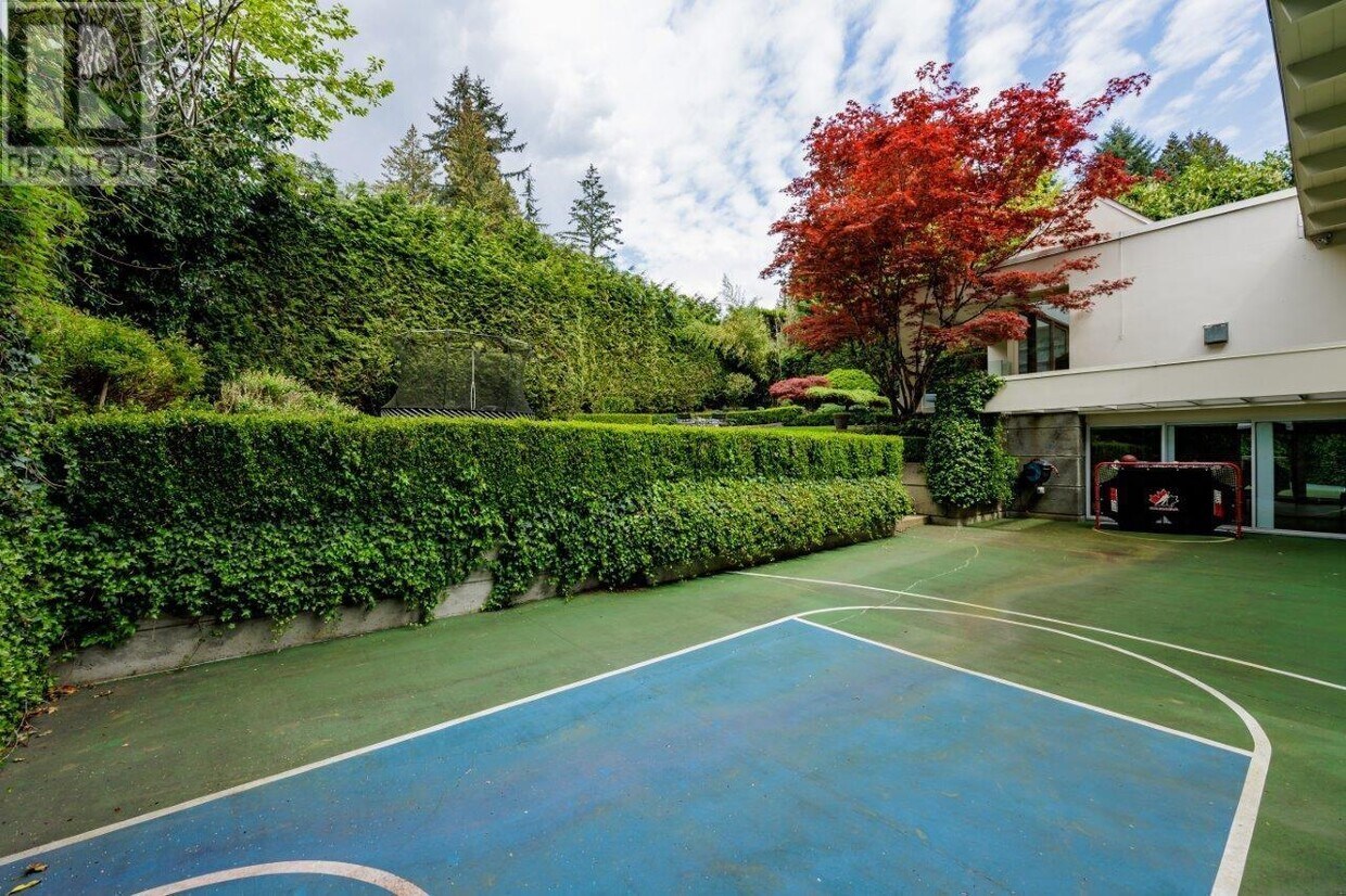 Primary Photo - 2965 Rosebery Ave