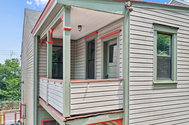 Building Photo - 2742 Shelly St
