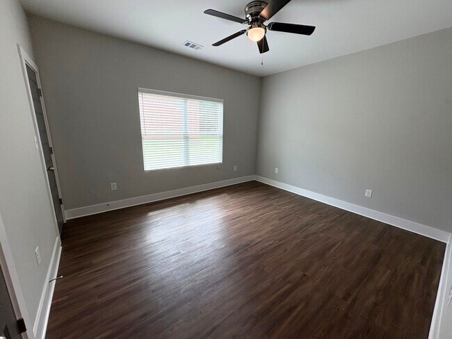 Building Photo - 184 Johnson Dr Ext