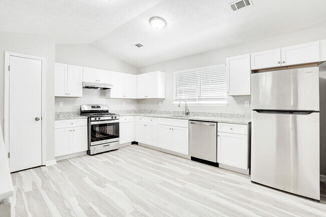 Building Photo - 912 Shiloh Ridge Run NW