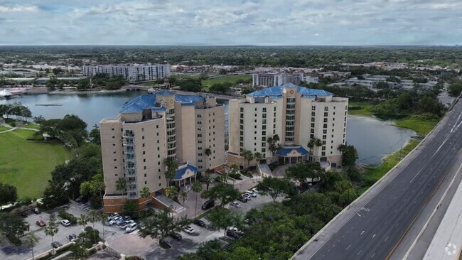 - Emerson Plaza