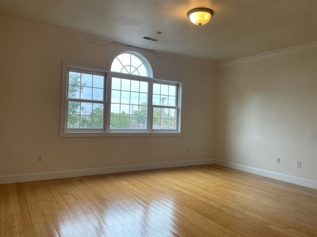 Foto del edificio - 6414 Wise Ave