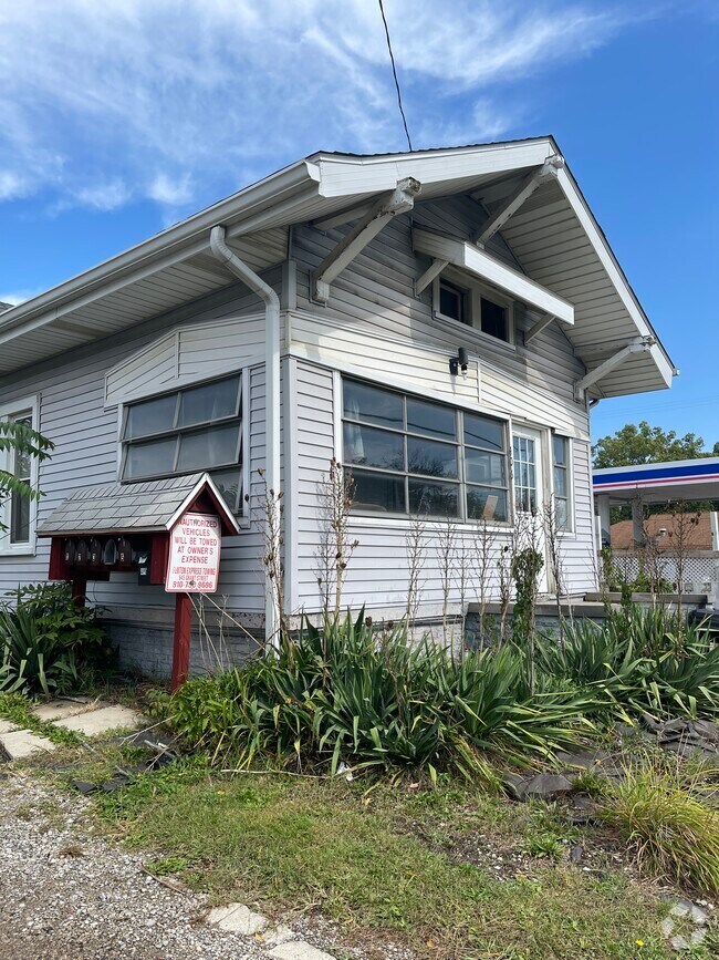 Condos for Rent in Fenton MI 2 Rentals