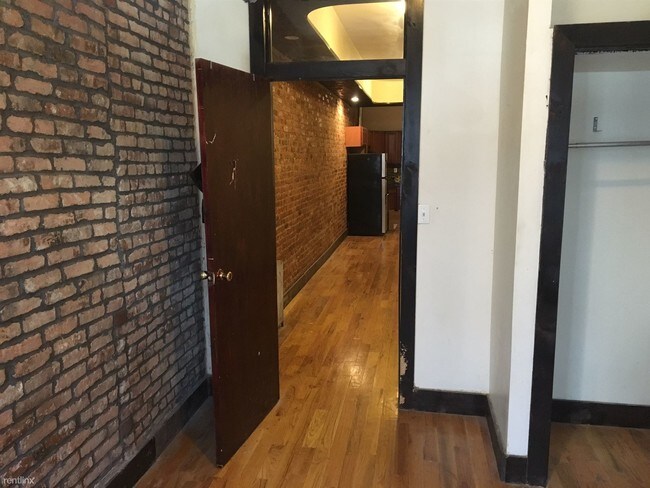 Foto del edificio - 311 Stanhope St