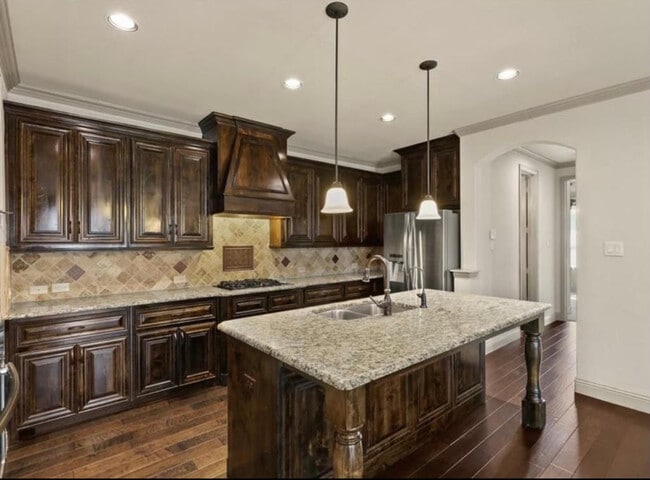 Foto del edificio - 5018 Dominion Blvd