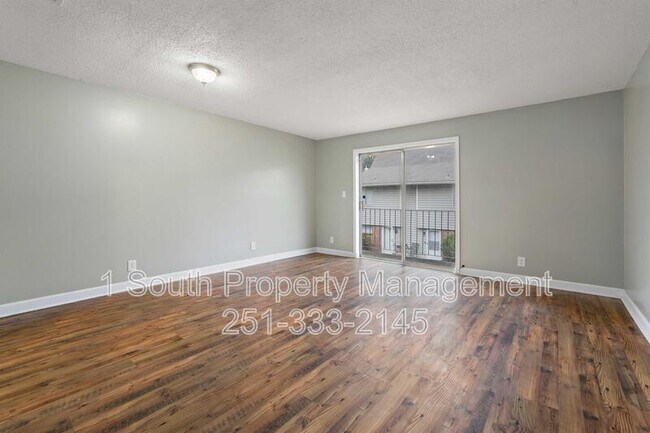 Foto del edificio - 6527 Old Shell Rd