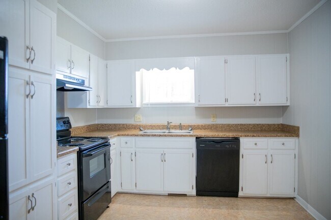 Foto del edificio - 3 bedroom/ 2 bathroom rental in Cullman City limits.