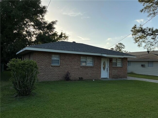 Building Photo - 3159 Dee St