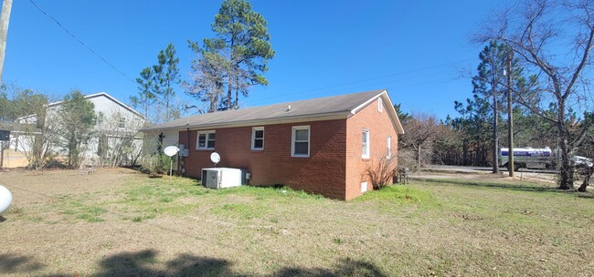 Building Photo - NEW LISTING!!!!