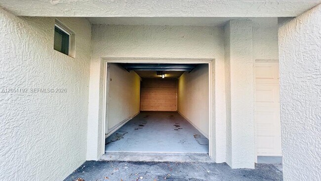 Building Photo - 116 SW Peacock Blvd
