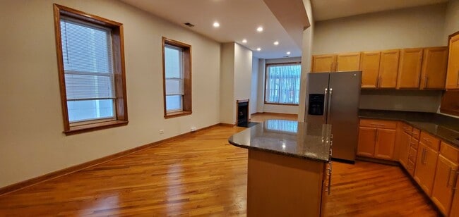 Foto del edificio - 1535 N Paulina St