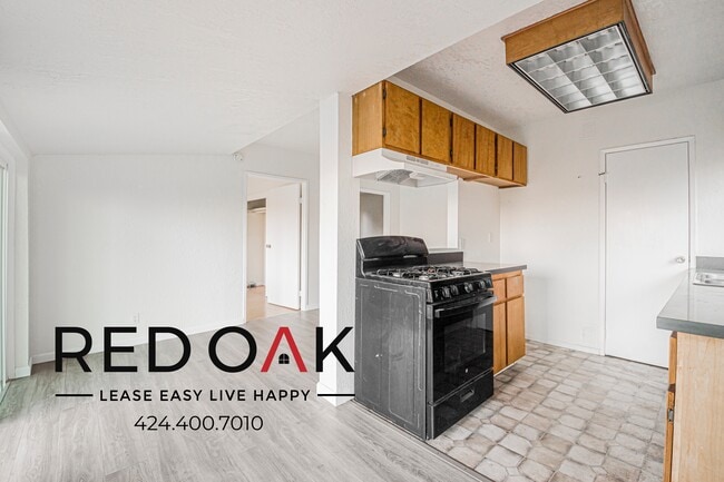 Building Photo - 476 1/2 Crane Blvd