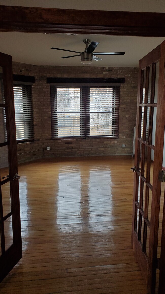 Building Photo - 7236 S Coles Ave