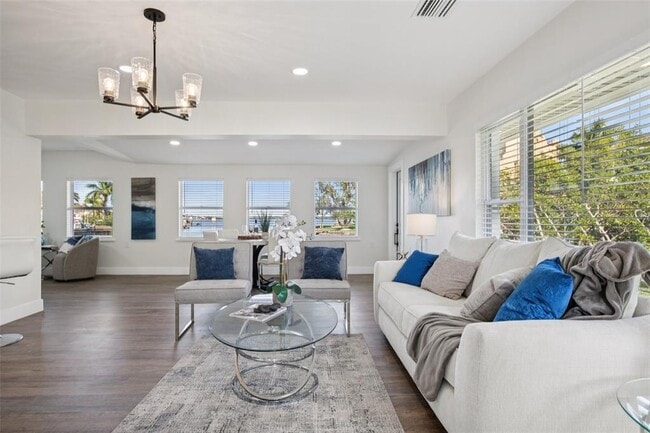 Foto del edificio - 1739 Bayou Grande Blvd NE