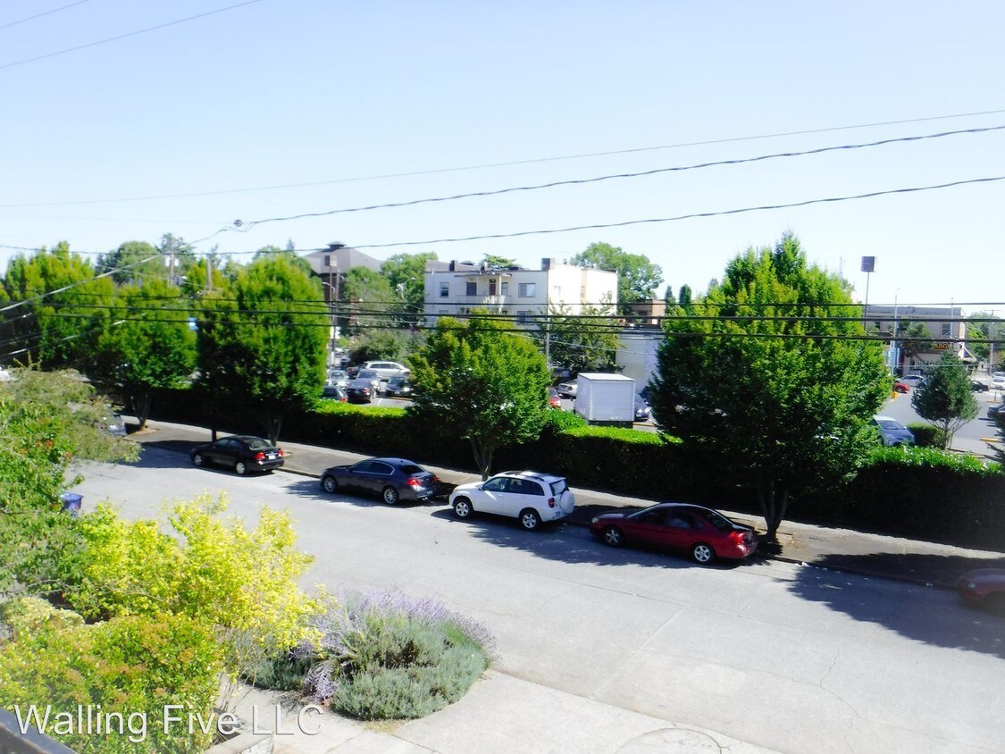 Building Photo - 1706 N 46th St