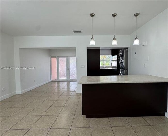 Foto del edificio - 7420 Big Cypress Dr
