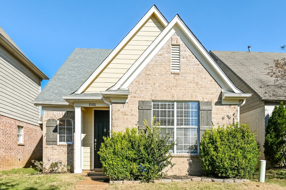 Primary Photo - 10186 Sorrento Pl