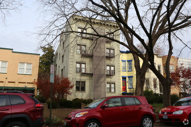 Building Photo - 116 North Carolina Ave SE
