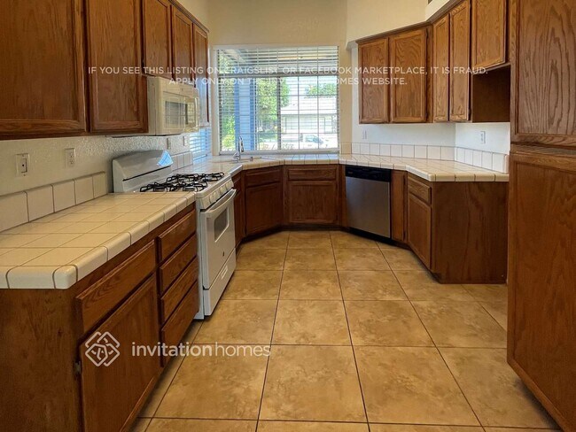 Foto del edificio - 6010 Alpinespring Way