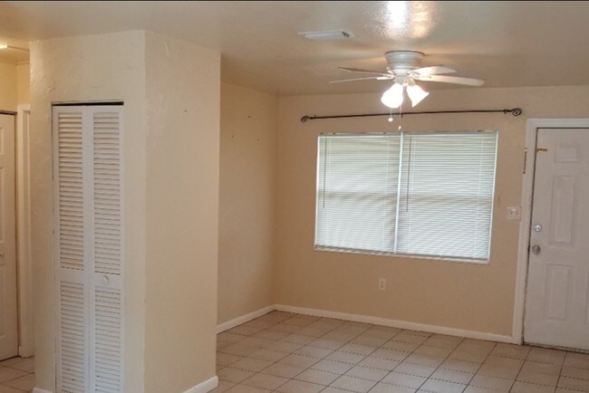 Foto del edificio - 104 Prince Ave