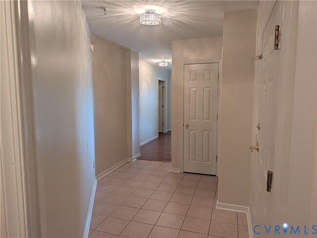 Building Photo - 301 Beacon Ridge Dr