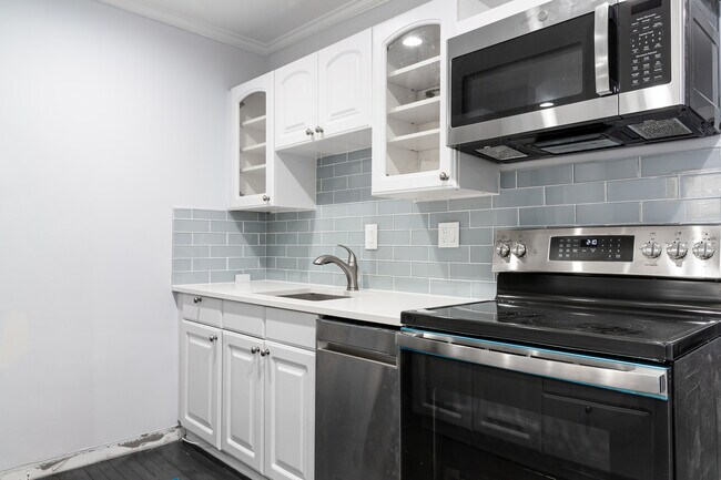 Foto del edificio - 2215 W Wellington Ave