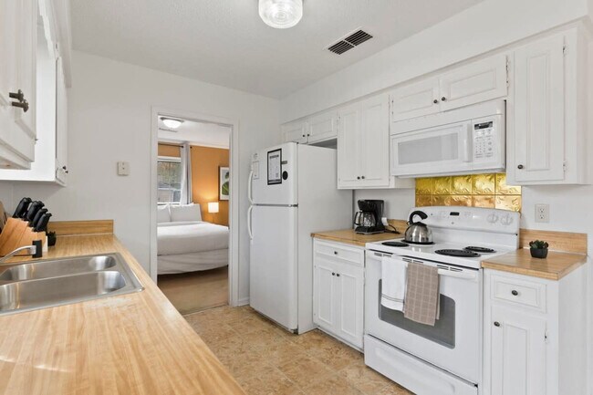 Foto del edificio - 4285 Shamrock Ln