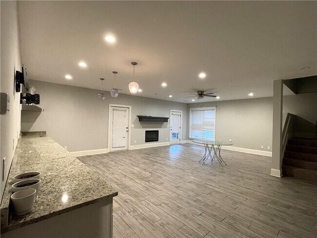 Building Photo - 3816 Chamblee Dunwoody Rd