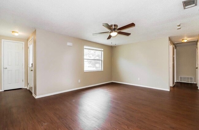 Photo - 8873 79th Pl (Seminole, FL) House