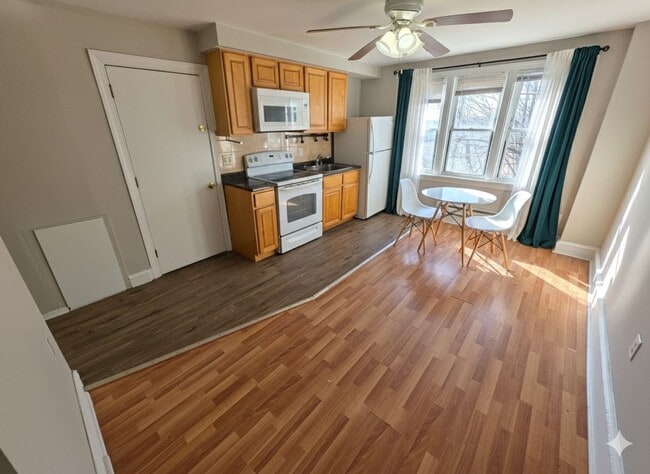 Building Photo - 4917 Wissahickon Ave