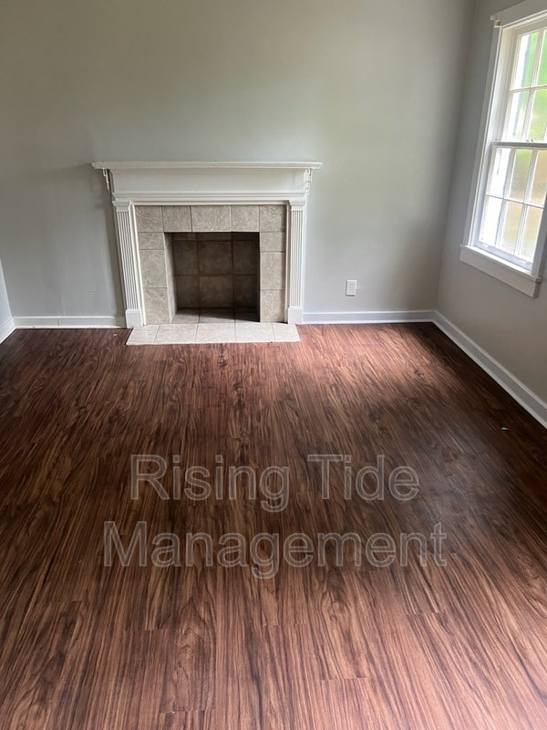 Building Photo - 605 W Shawnee Dr