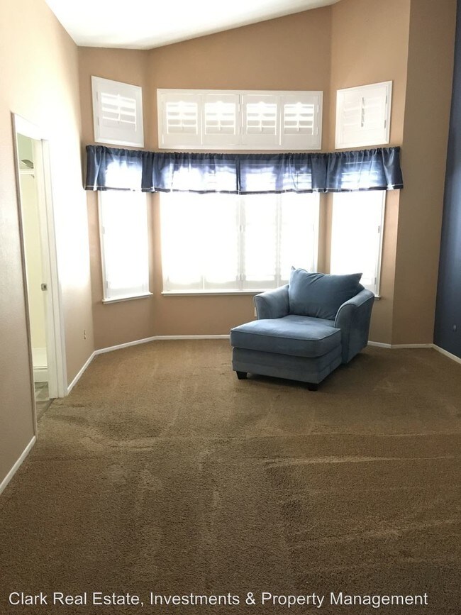 Building Photo - 4 br, 2 bath House - 2330 Gatewood Drive