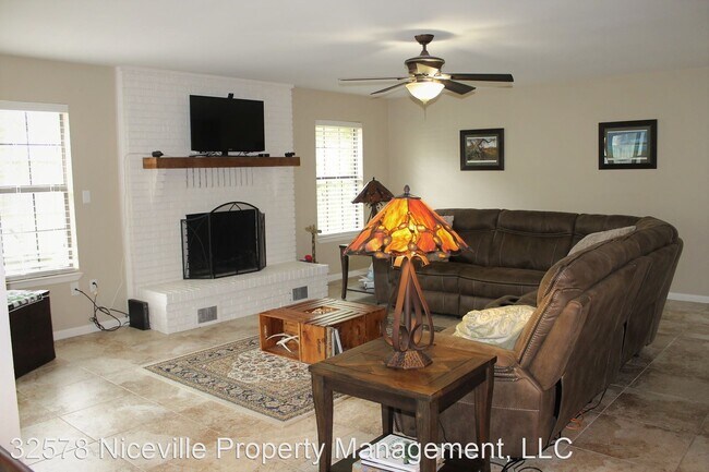 Building Photo - 3 br, 2 bath House - 609 Grenada
