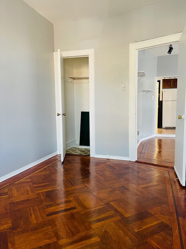 Foto del edificio - 2524 E 27th St