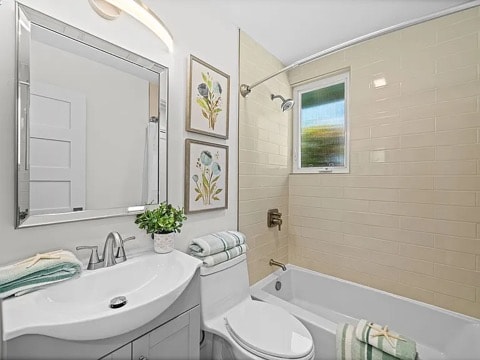 Building Photo - 627 E Angela St