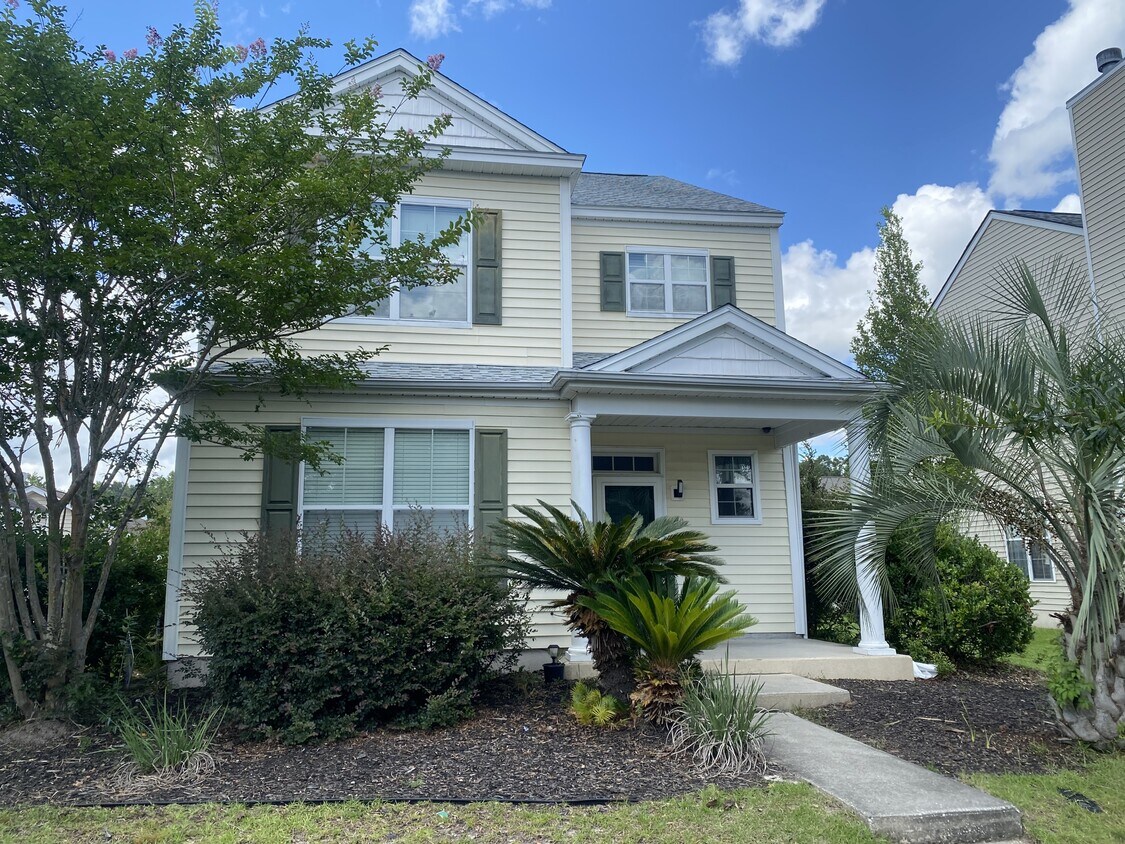 Foto principal - 10 Bushwood Dr