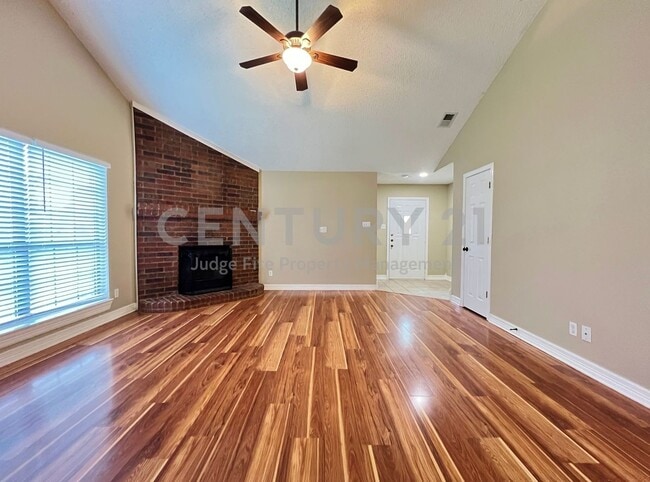 Photo - Charming 3/2/2 in Lake Dallas ISD For Rent! House