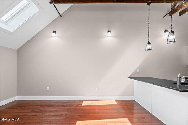 Foto del edificio - 521 Warren St