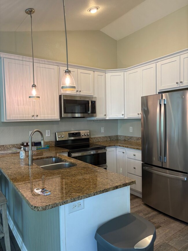Building Photo - 3 Bedroom 3 Bath Home in Kill Devil Hills ...