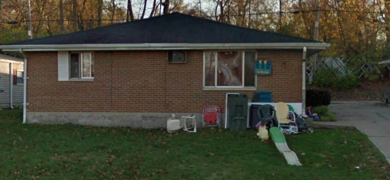248250 Forest St Unit 250, Fairborn, OH 45324 Room for Rent in