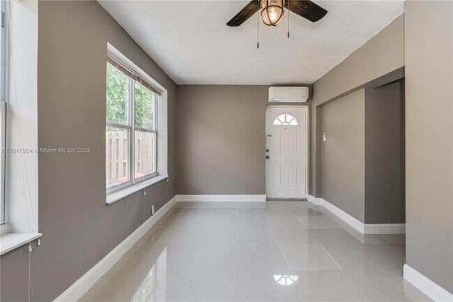 Foto del edificio - 2620 NW 83rd Ave