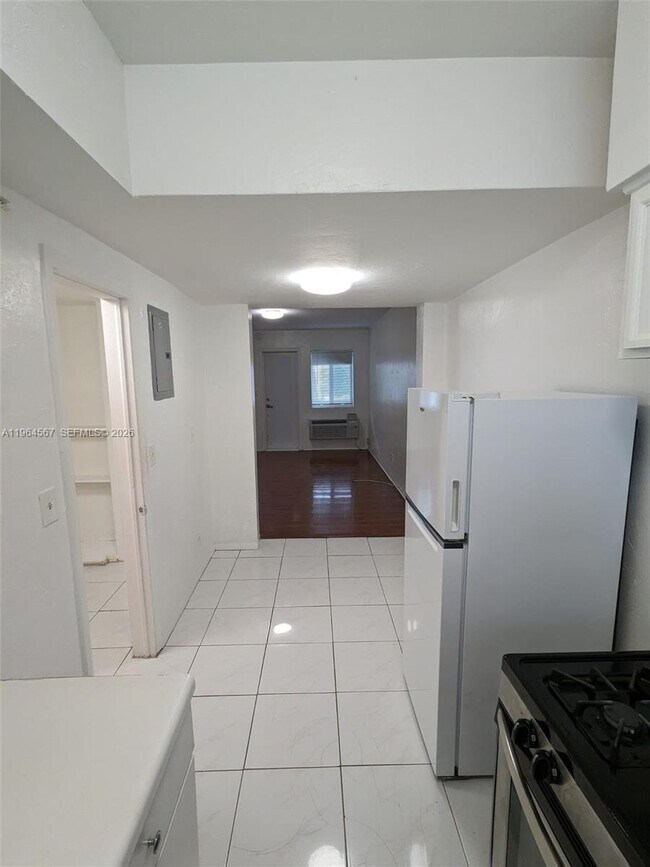 Foto del edificio - 220 Collins Ave