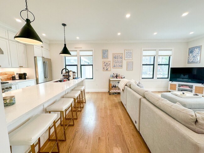 Foto del edificio - 746 E 8th St