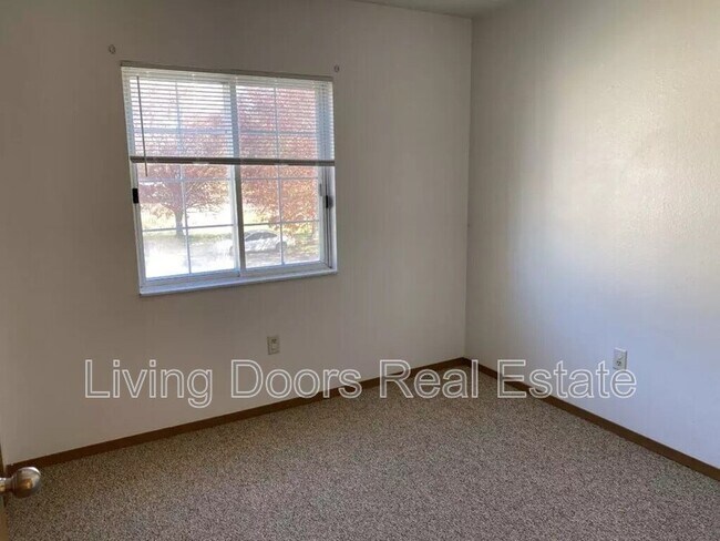 Foto del edificio - 605 S Washington St