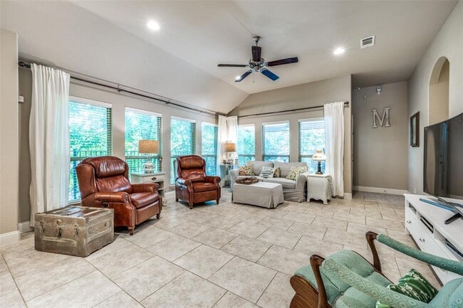 Living Room - 928 Lighthouse Ln