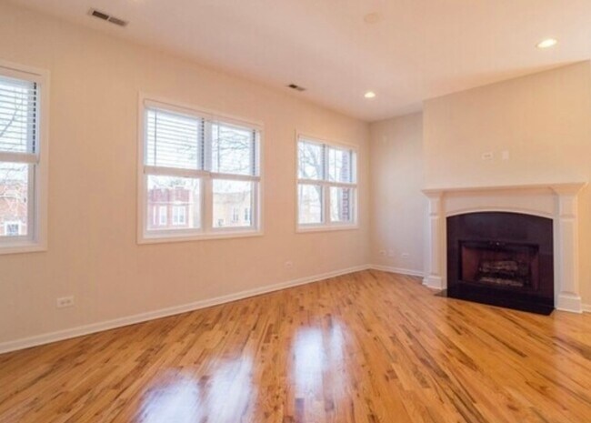 Foto del edificio - 7234 N Bell Ave